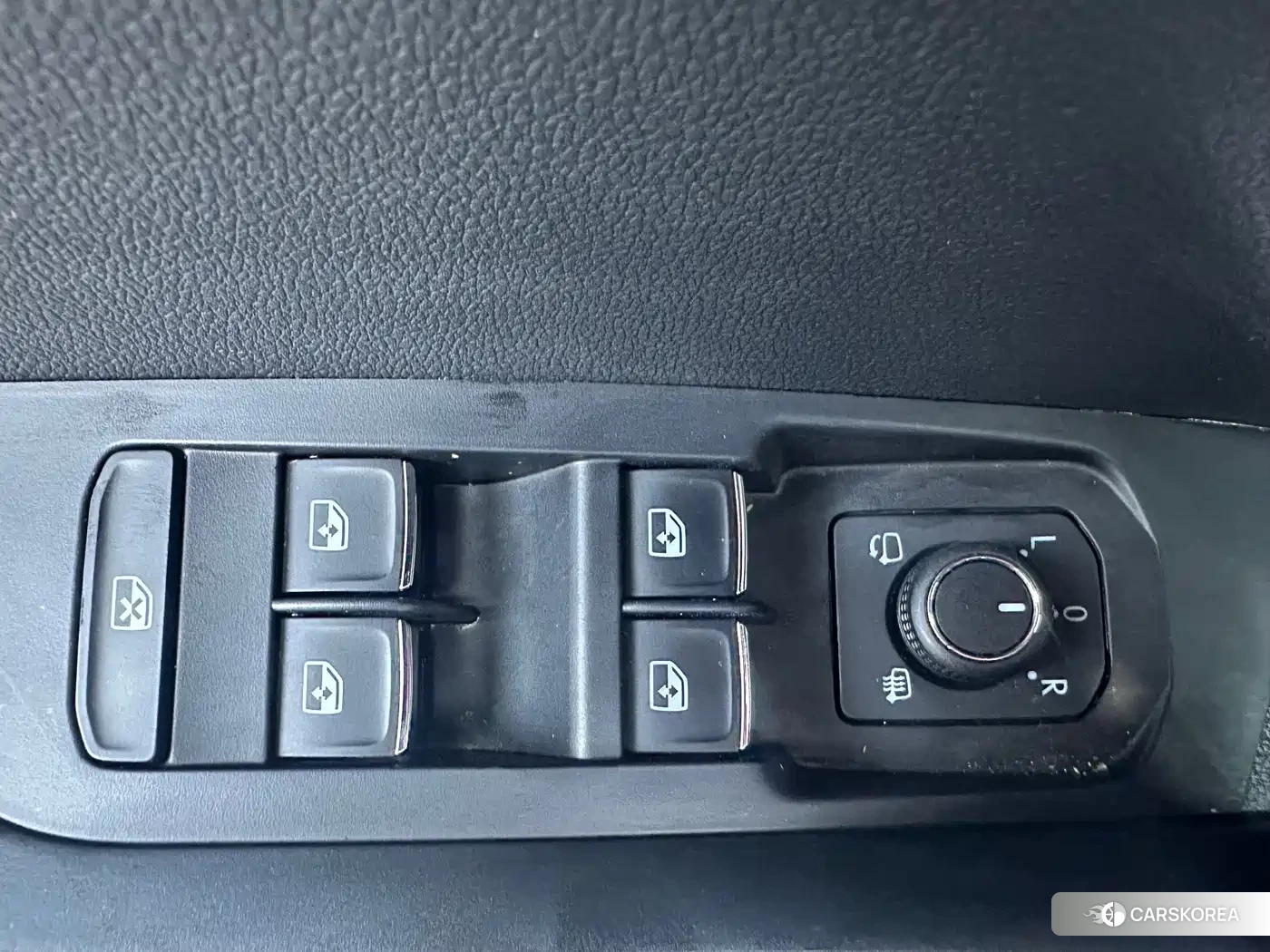 Skoda Karoq 2024 Белый из Китая