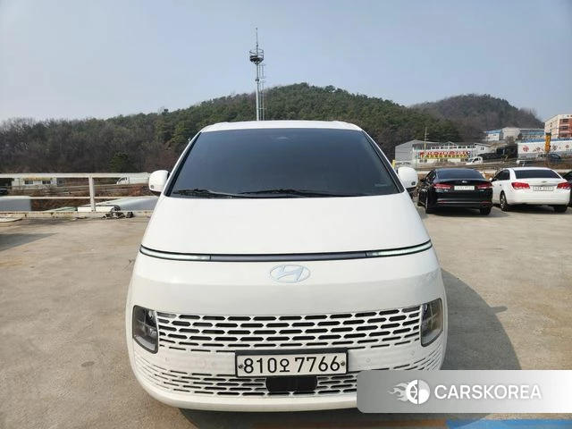 Hyundai Staria 2025 Белый из Кореи