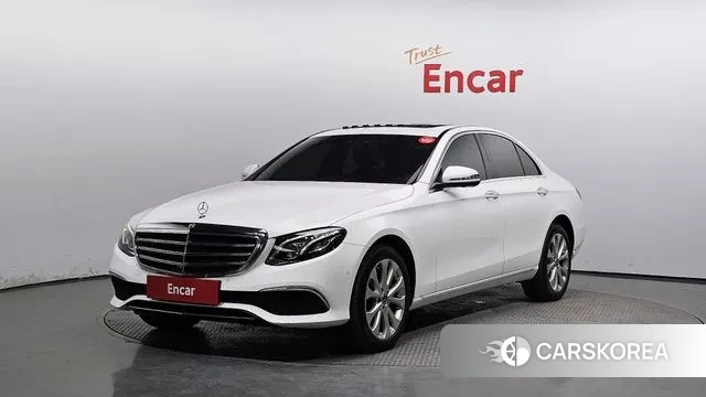 Mercedes-Benz E-Class W213 2018 Белый из Кореи