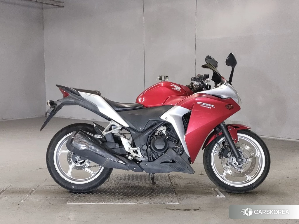 Проданный Honda CBR250R 2011 из Японии, фото 2