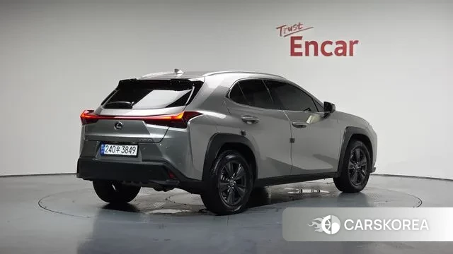 Lexus UX250h 2023 Песочный из Кореи
