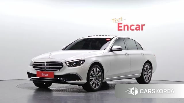 Mercedes-Benz E-Class W213 2023 Белый из Кореи