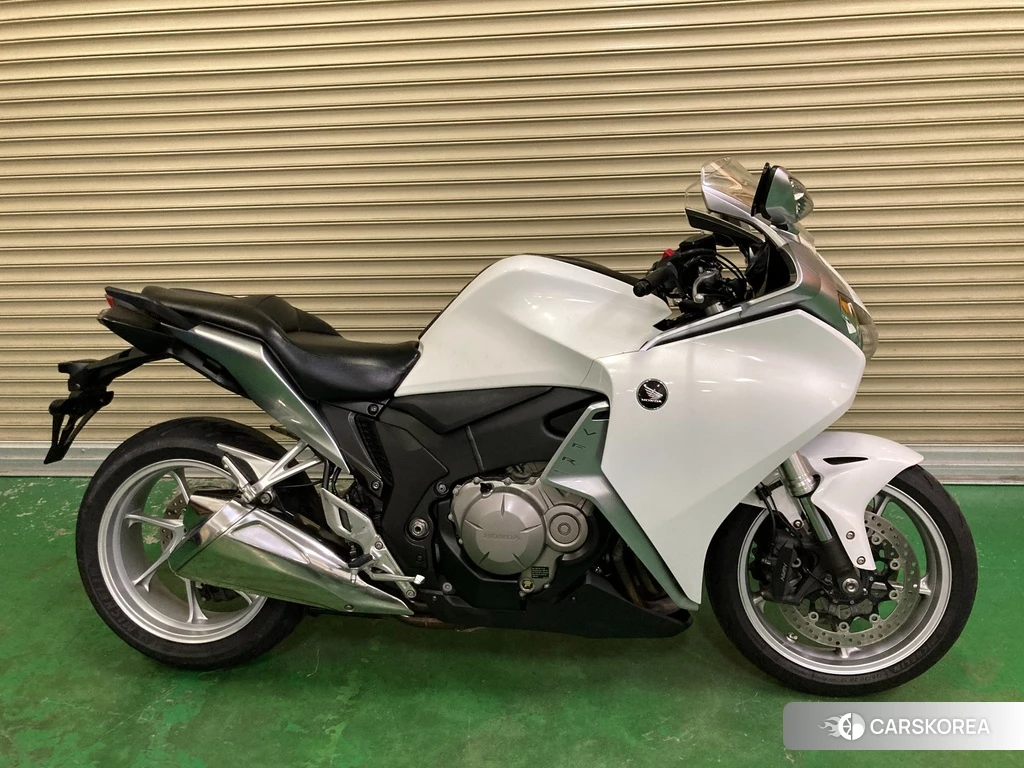 Проданный Honda VFR1200F 2012 из Японии