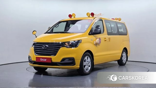 Hyundai The New Grand Starex 2018 Желтый из Кореи