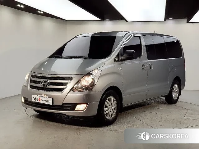 Hyundai Grand Starex 2018 Серебристо-серый из Кореи