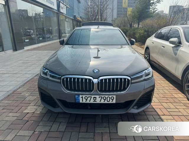 BMW 5 Series (G30) 2022 Серый из Кореи