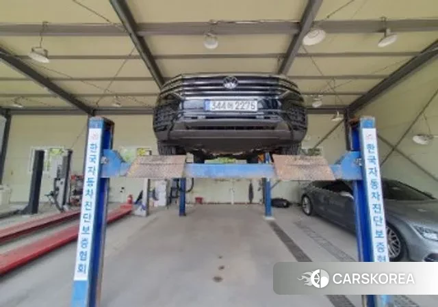 Volkswagen Touareg 3rd generation 2023 Черный из Кореи