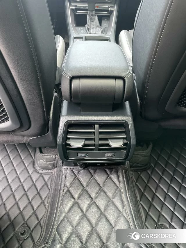 Audi Q3 2023 Темно-серый из Китая