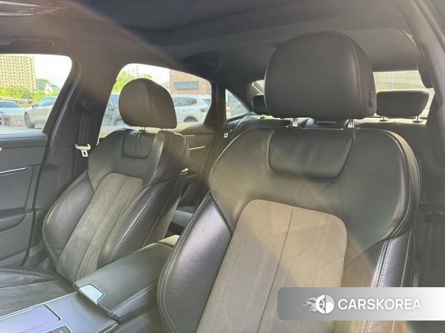 Audi A6L 2022 Черный из Китая