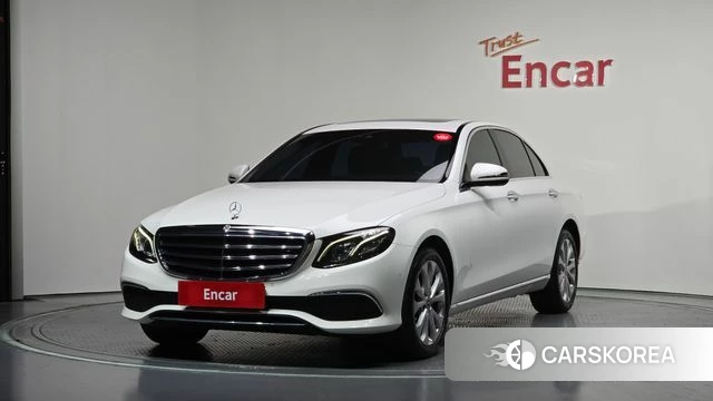 Mercedes-Benz E-Class W213 2019 Белый из Кореи