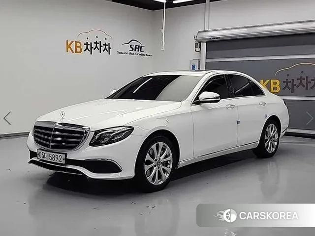 Mercedes-Benz E-Class W213 2018 Белый из Кореи
