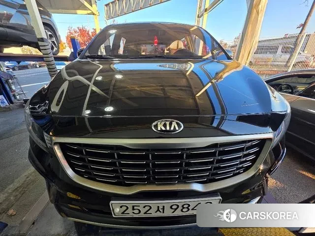 Kia The New Carnival 2018 Черный из Кореи