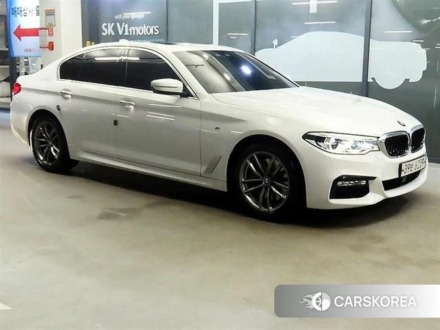 BMW 5 Series (G30) 2018 Белый из Кореи