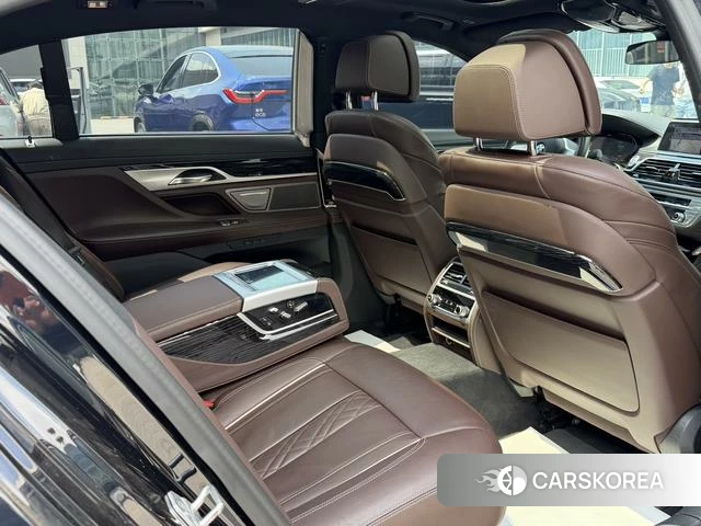 BMW 7 series 2021 Черный из Китая