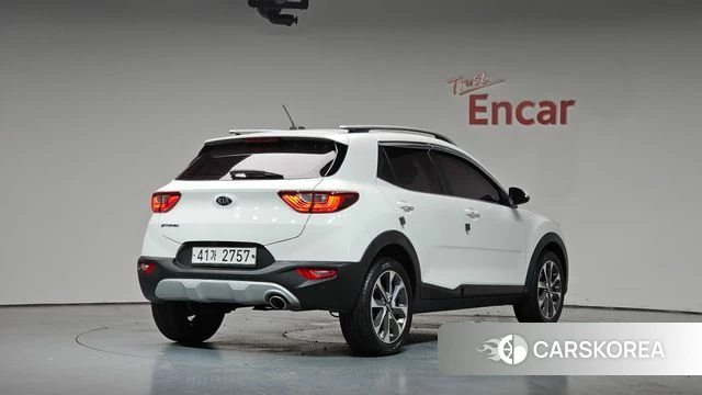 Kia Stonic 2018 Белый из Кореи