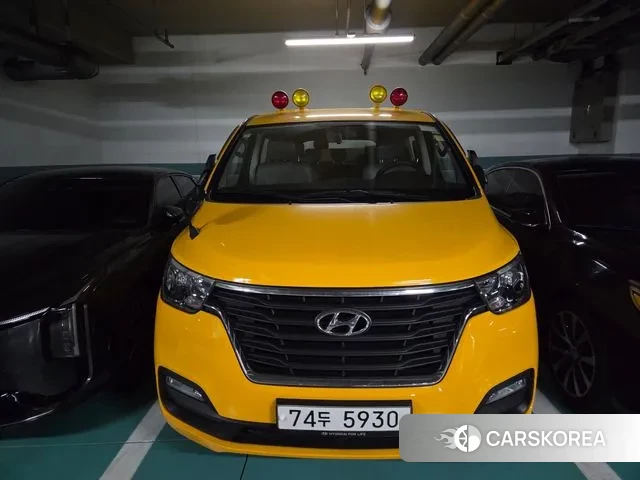 Hyundai The New Grand Starex 2021 Желтый из Кореи