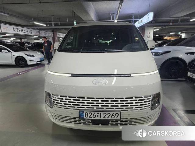 Hyundai Staria 2025 Белый из Кореи