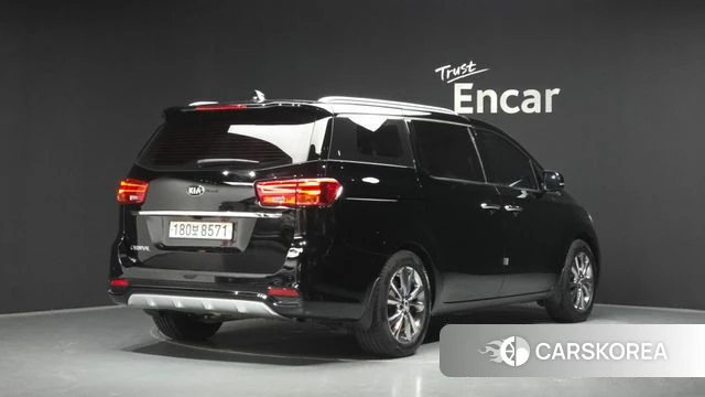 Kia The New Carnival 2018 Черный из Кореи