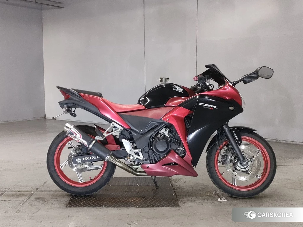 Проданный Honda CBR250R 2011 из Японии