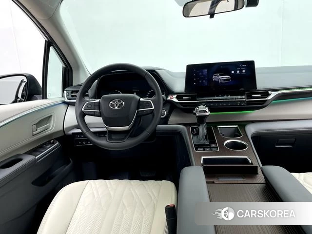 Toyota Saina 2026 Черный из Китая