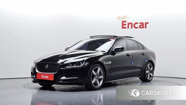 Jaguar XE 2018 Красный из Кореи