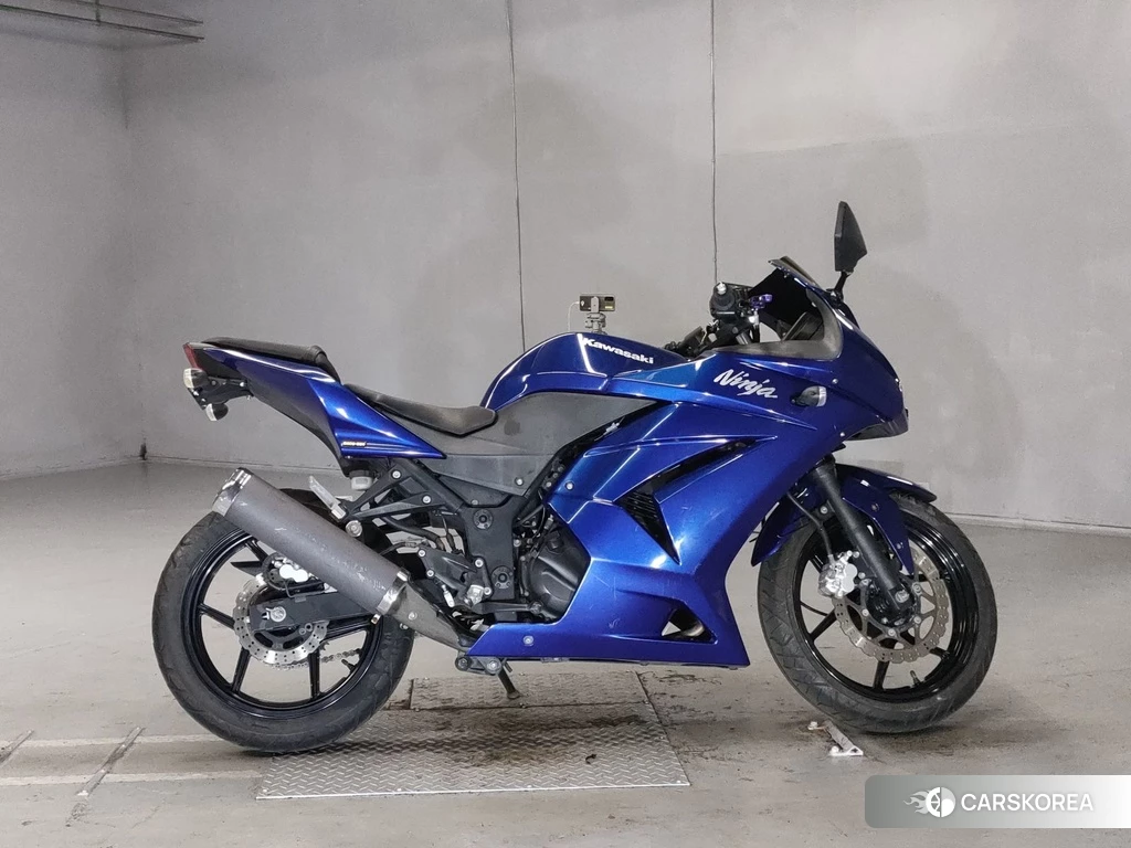Проданный Kawasaki NINJA 250R 2011 из Японии, фото 2