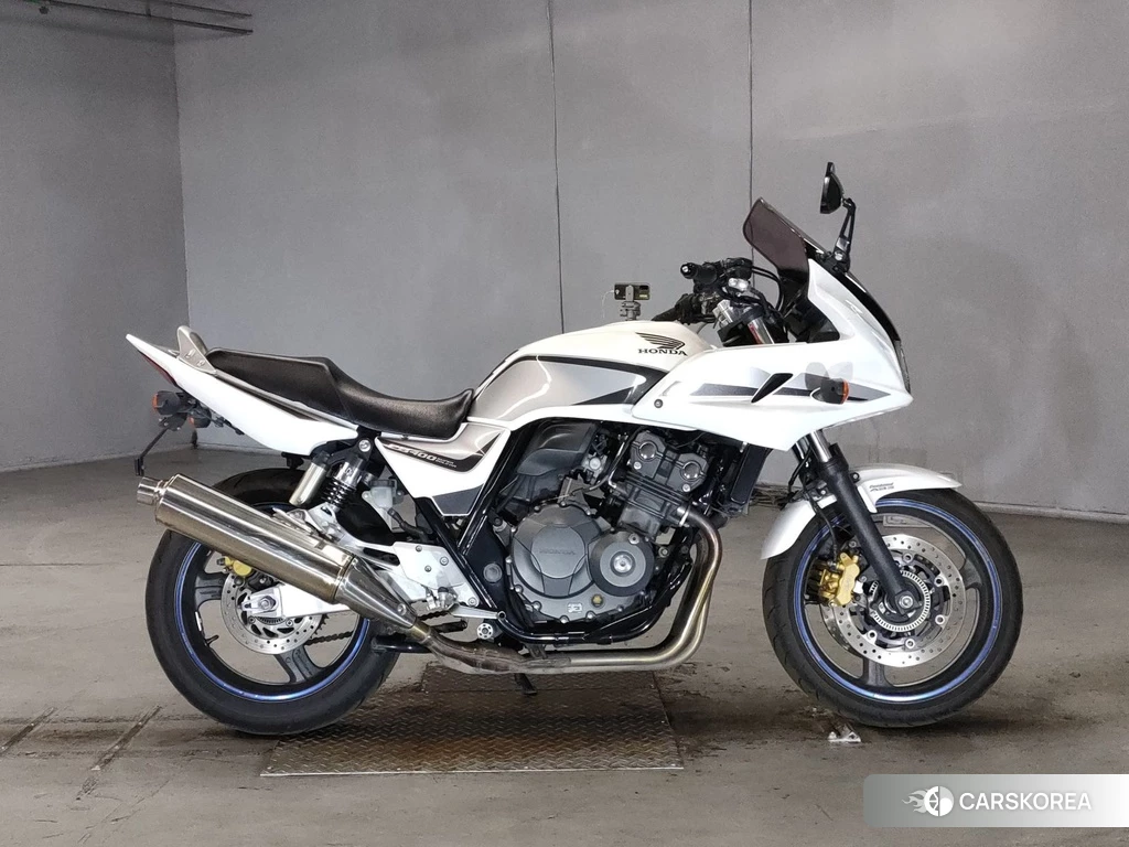 Проданный Honda CB400SF BOLDOR 2011 из Японии