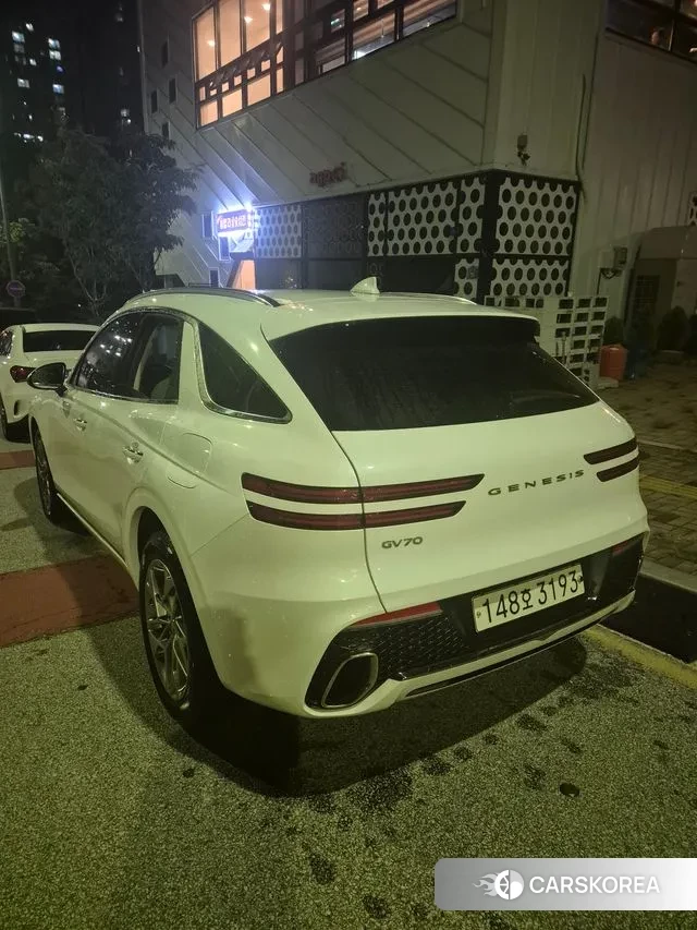 Genesis GV70 2021 Белый из Кореи