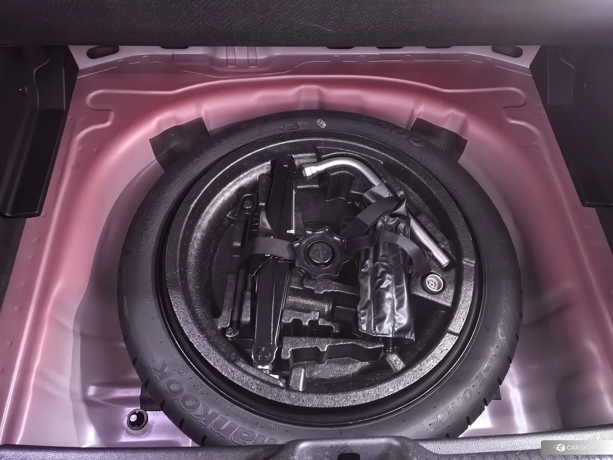 Audi Q2L 2021 Красный из Китая