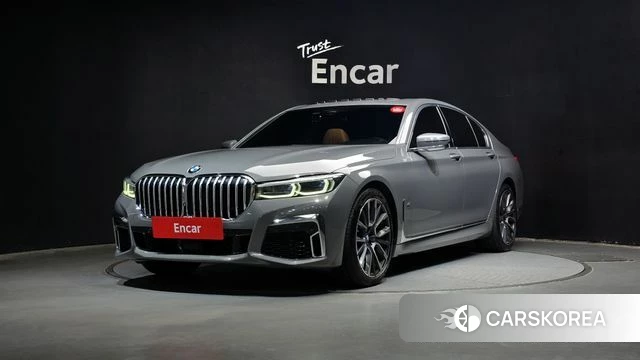 BMW 7 Series (G11) 2022 Серебристо-серый из Кореи