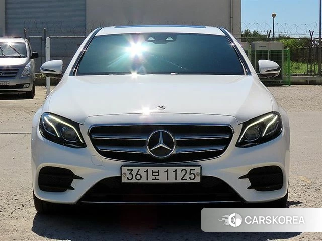 Mercedes-Benz E-Class W213 2020 Белый из Кореи