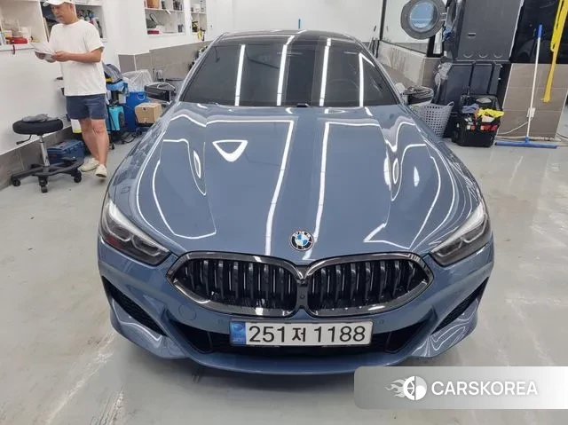 BMW 8 Series (G15) 2022 Небесно-голубой из Кореи