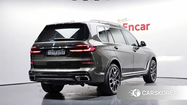 BMW X7 (G07) 2025 Песочный из Кореи