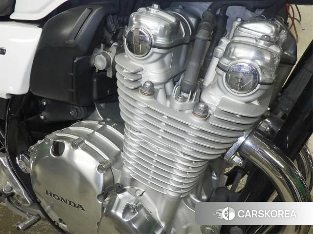 Engine photo