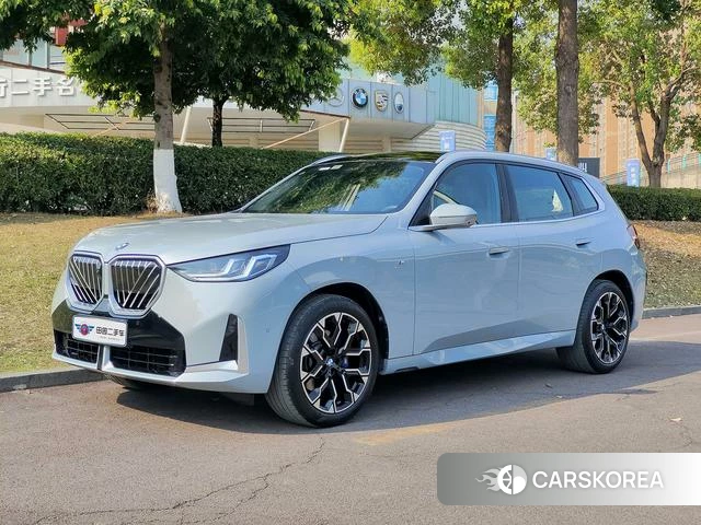 BMW X3 2025 Серебристо-серый из Китая