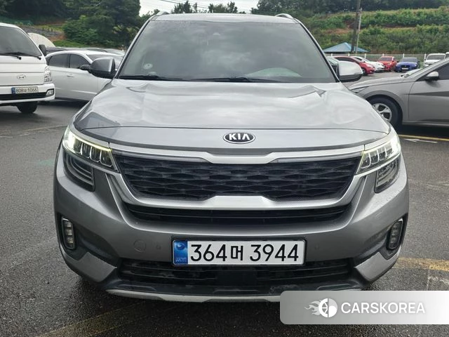 Kia Seltos 2019 Серебристо-серый из Кореи