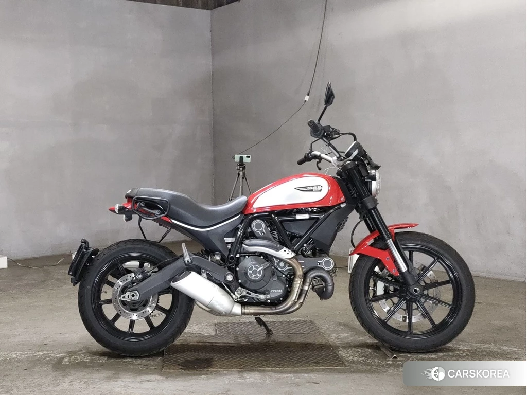 Проданный Ducati SCRAMBLER ICON 2016 из Японии