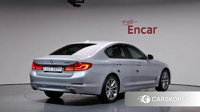 BMW 5 Series (G30) 2018 Серебряный из Кореи