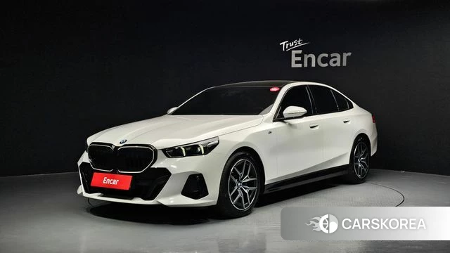 BMW 5 Series (G60) 2025 Белый из Кореи