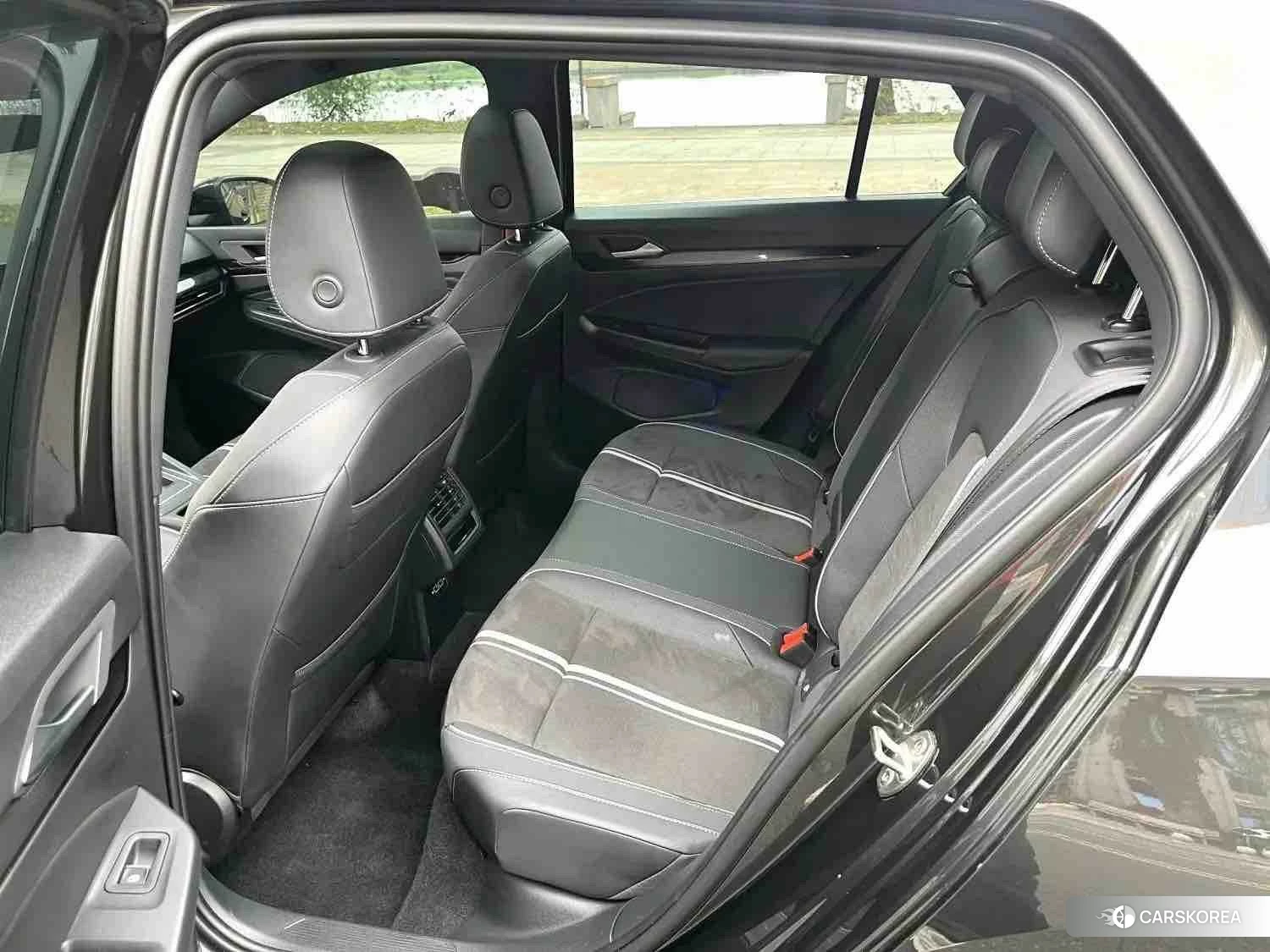 Volkswagen Golf 2023 Черный из Китая