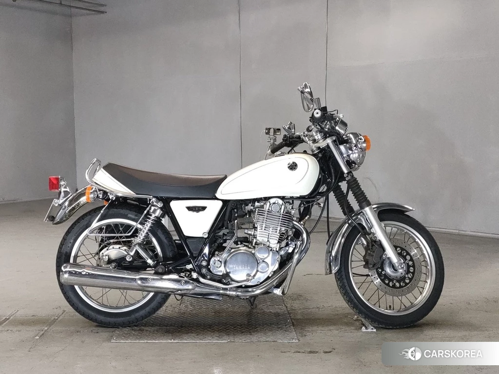 Проданный Yamaha SR 400 2014 из Японии