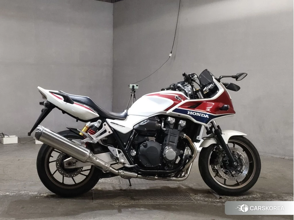 Проданный Honda CB1300SF BOLDOR 2015 из Японии, фото 2