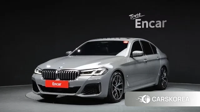 BMW 5 Series (G30) 2022 Серебристо-серый из Кореи