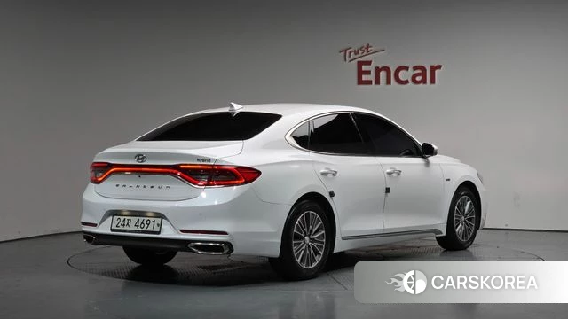 Hyundai Grandeur IG Hybrid 2018 Белый из Кореи