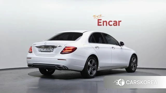 Mercedes-Benz E-Class W213 2019 Белый из Кореи