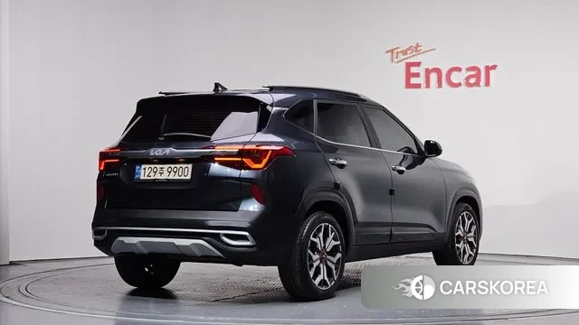 Kia Seltos 2022 Серый из Кореи