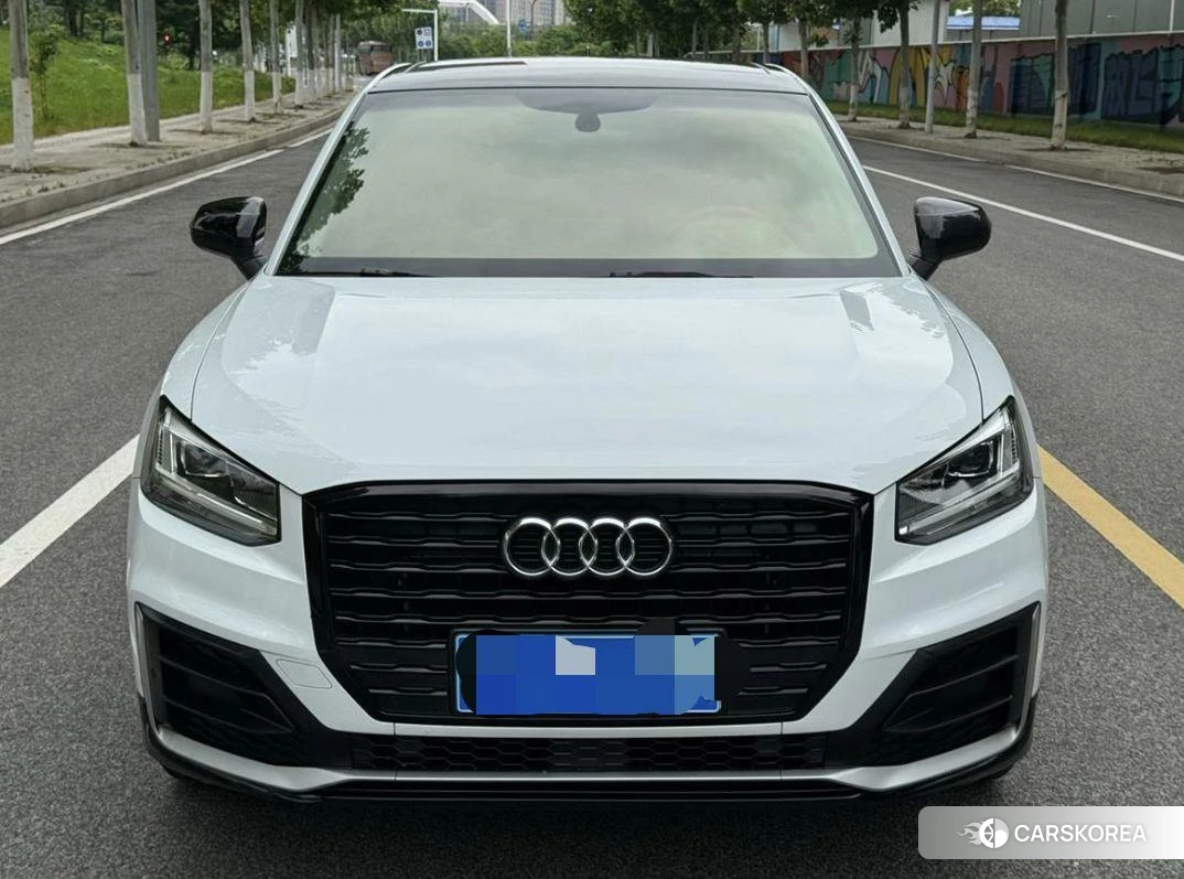 Audi Q2L 2020 Белый из Китая
