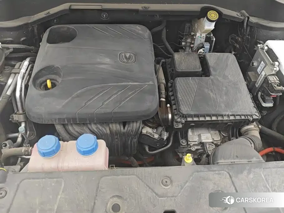 Chang'an UNI-Z New Energy 2024 Silver/gray из Китая