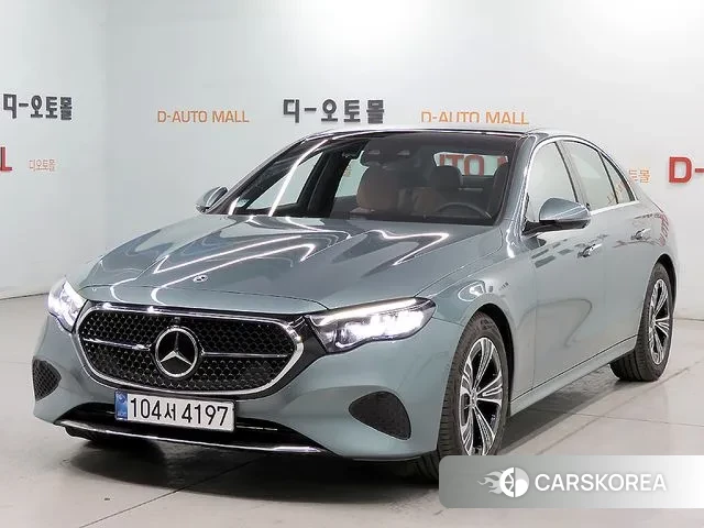 Mercedes-Benz E-Class W214 2025 Небесно-голубой из Кореи