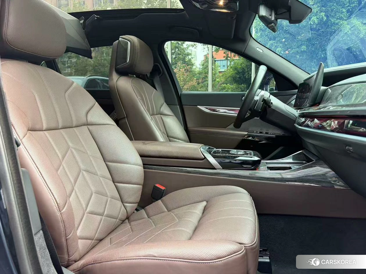 BMW 7 series 2022 Черный из Китая